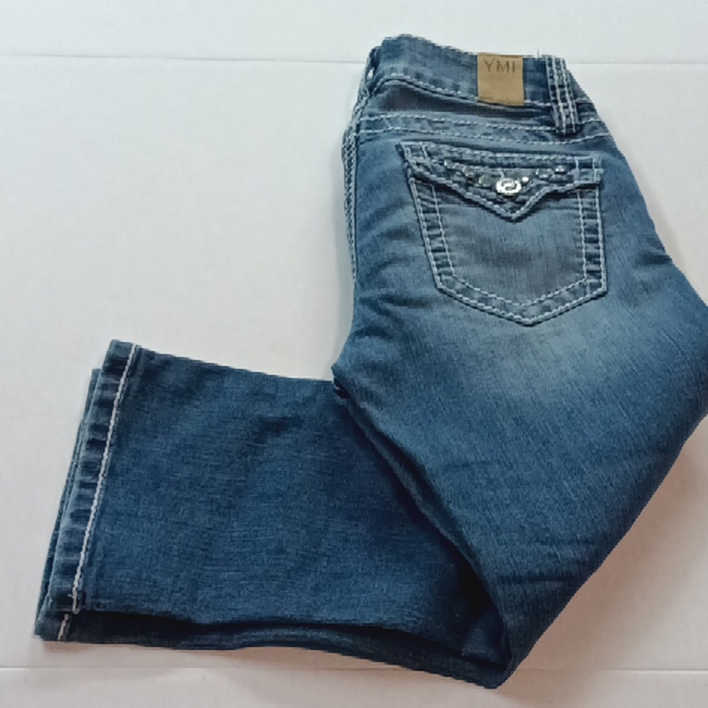 YMI Dream | Junior’s | Mid-Rise Capris